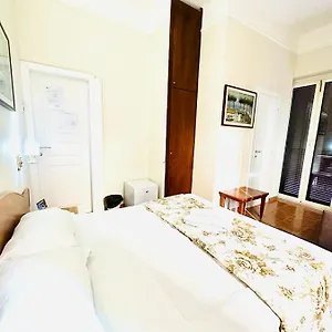 Resi 2*, Rome Italy